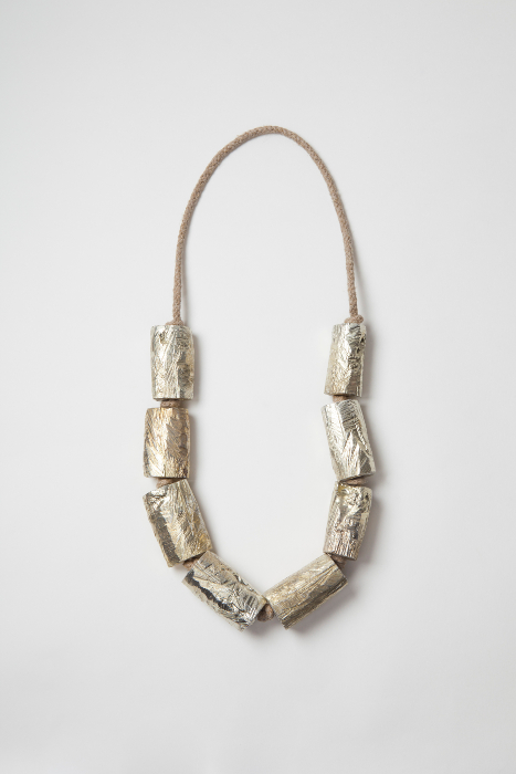 Tin pearl necklace